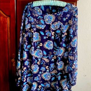 Gorgeous flowing floral dress😇